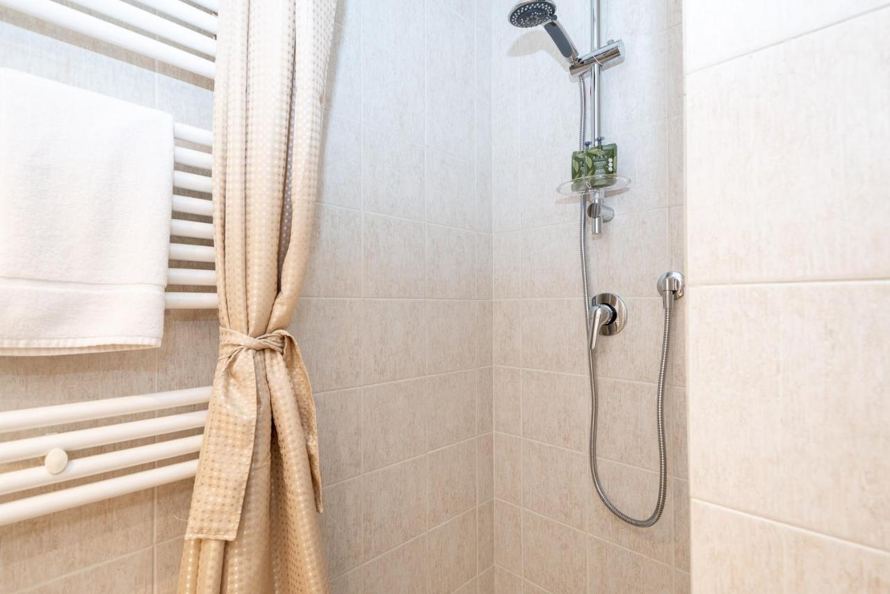 Cozy Studio In Old Town Apartment Como Ngoại thất bức ảnh